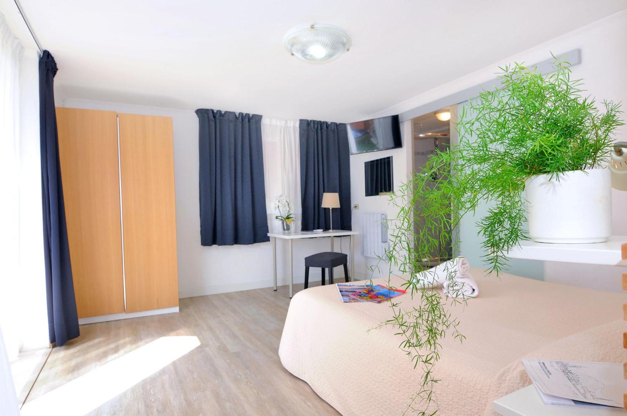 Hotel Rex كاوْرلي المظهر الخارجي الصورة