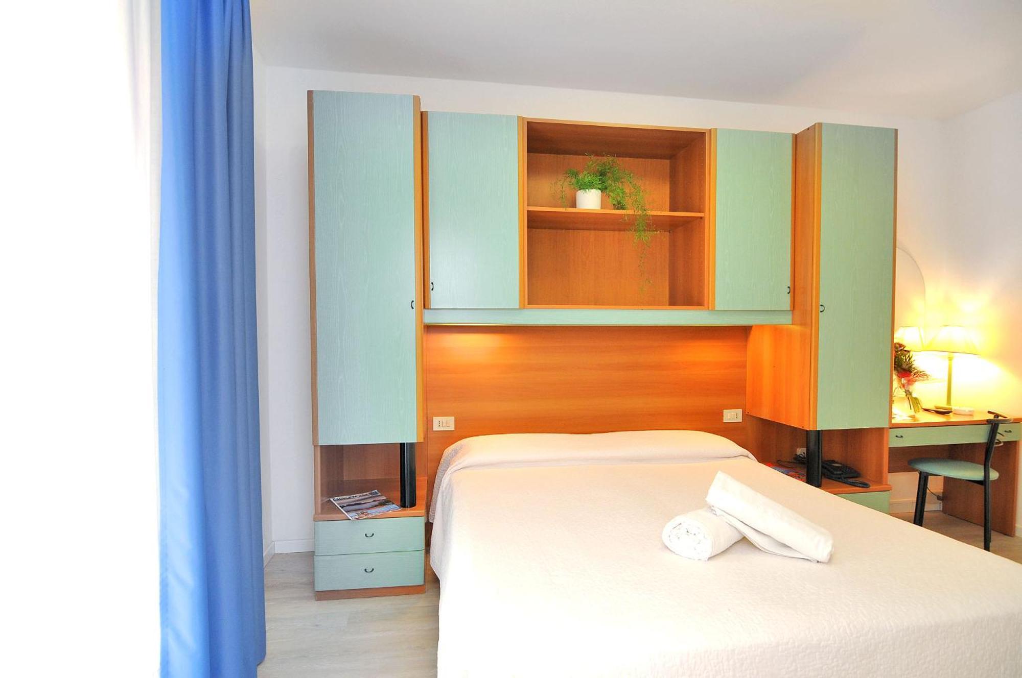 Hotel Rex كاوْرلي المظهر الخارجي الصورة