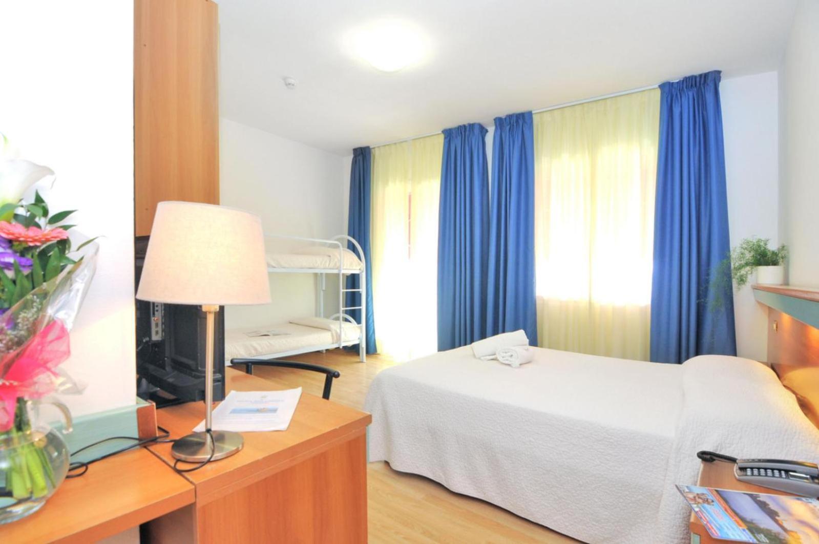Hotel Rex كاوْرلي المظهر الخارجي الصورة