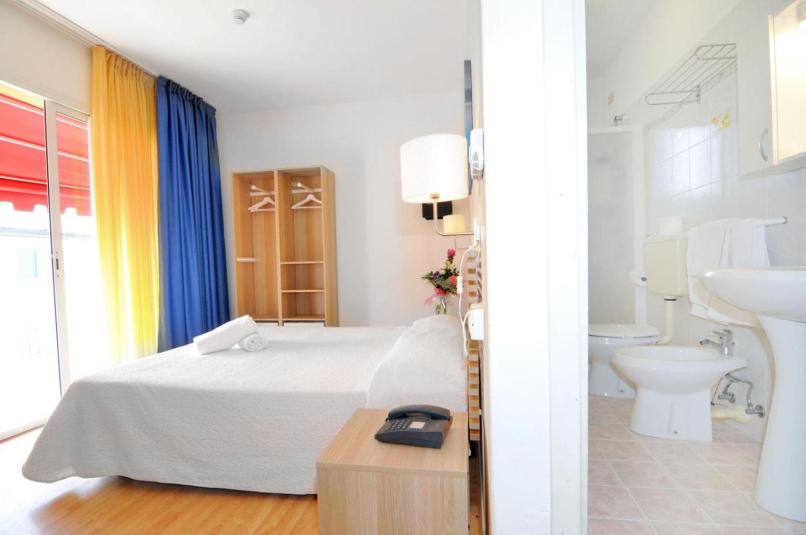 Hotel Rex كاوْرلي المظهر الخارجي الصورة