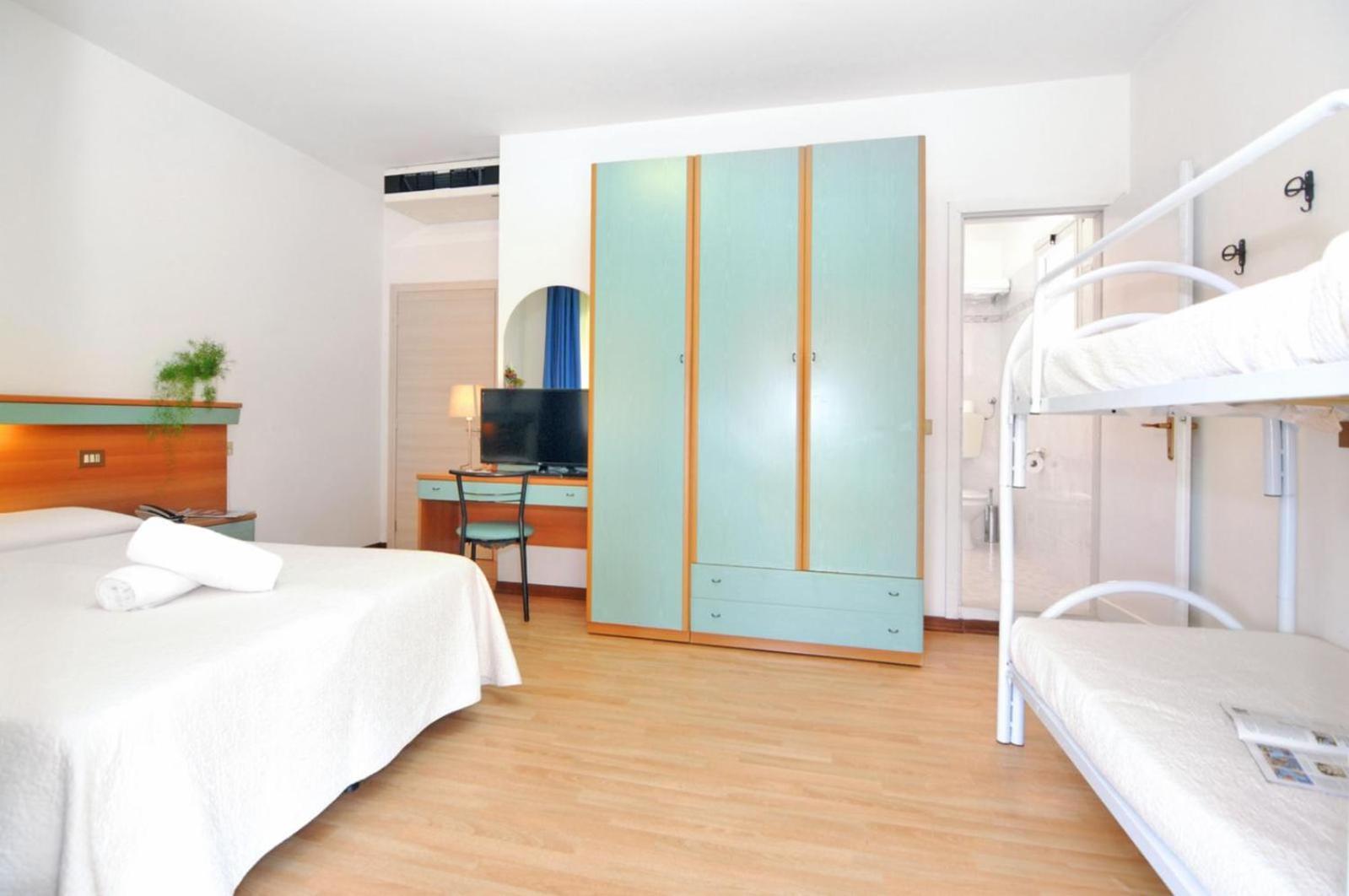 Hotel Rex كاوْرلي المظهر الخارجي الصورة