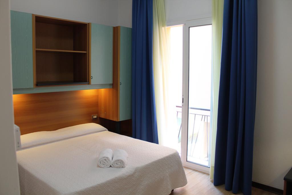 Hotel Rex كاوْرلي المظهر الخارجي الصورة