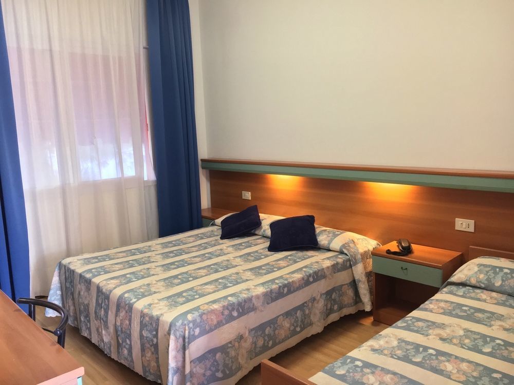 Hotel Rex كاوْرلي المظهر الخارجي الصورة